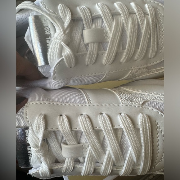 Michael Kors Women's Andi Trainer Sneakers Size 7- New in Box - Picture 11 of 13